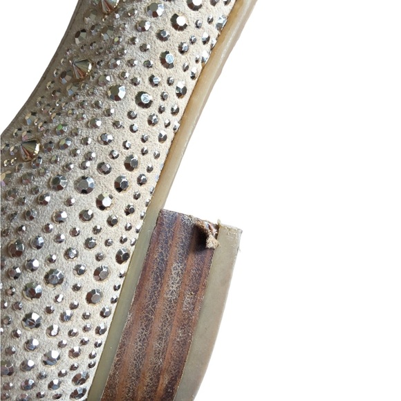 Stuart Weitzman bedazzled flats size 8 heel flaw - Picture 5 of 8